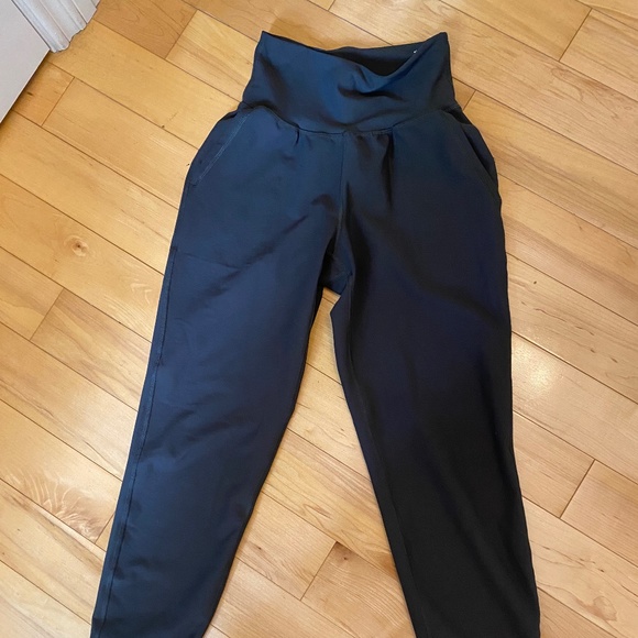 Old Navy - Powersoft Active Joggers - LIKE NEW - small - Picture 1 of 5